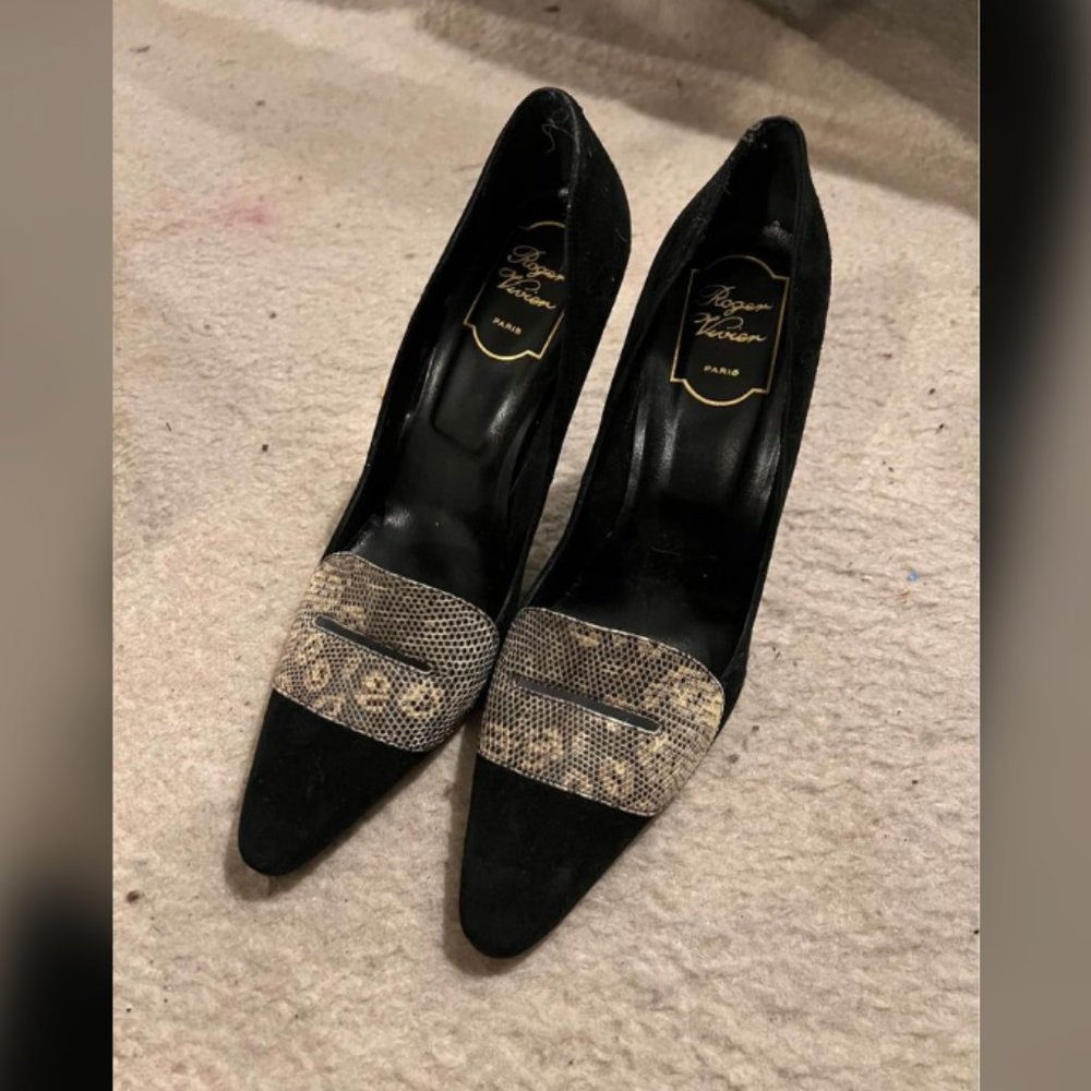 Roger Vivier size 8 size 39 heel